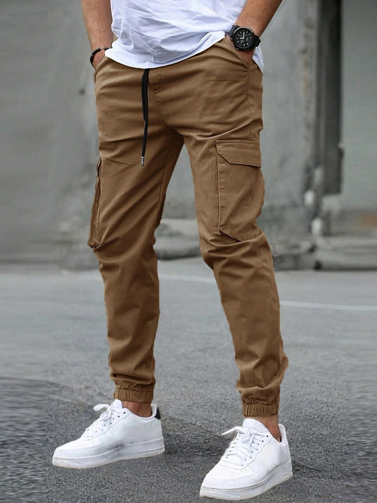 Unai | Pantalón Cargo Jogger Hombre Bolsillos Laterales Tobillo Elástico